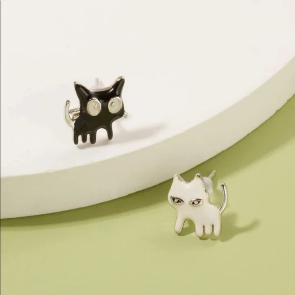 Kawaii Cartoon Cat Studs - Picture 2 of 10